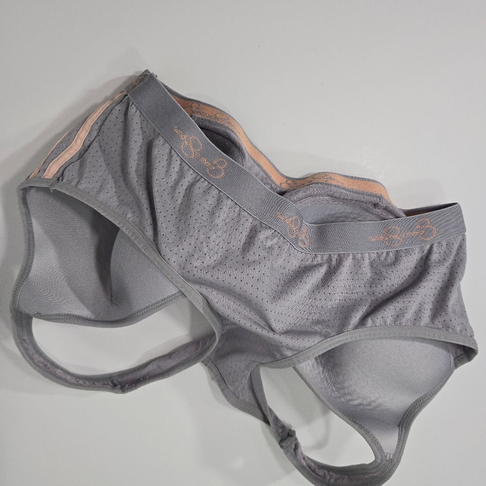 Jessica Simpson bra - Picture 8 of 12